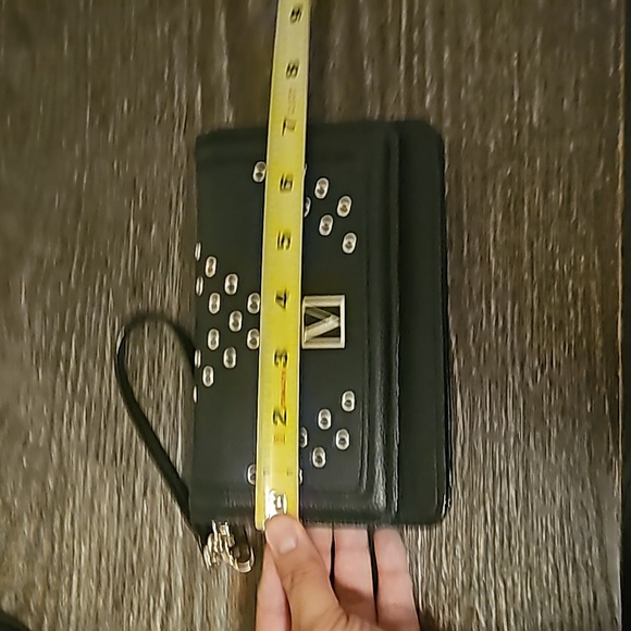 VS Purse and Wristlet Set - Picture 5 of 9